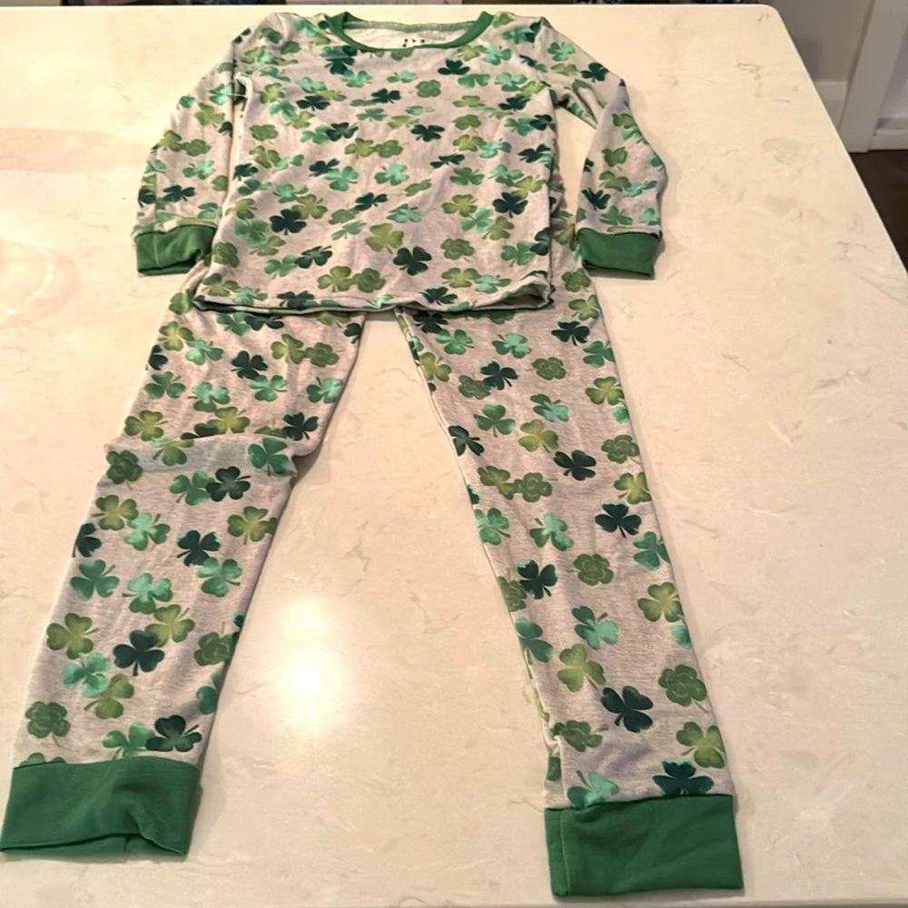 NWT Unisex Long Sleeve/Long Pant St Patty's Day PJ's Size 8